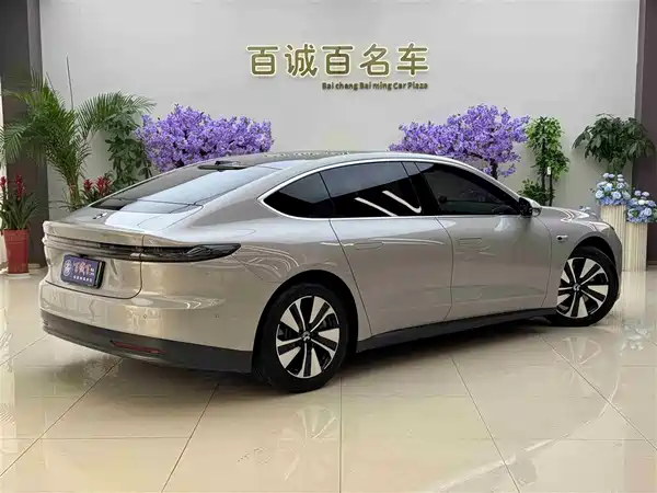 NIO ET7 2023