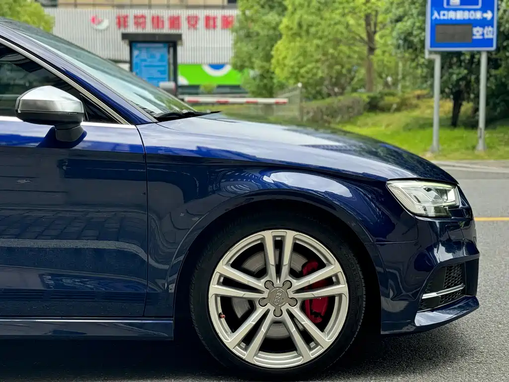 Audi S3 2018 — фото 10