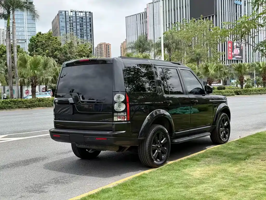 Land Rover Discovery 2015 — фото 7