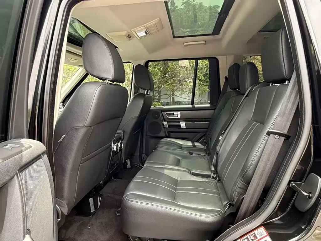 Land Rover Discovery 2015 — фото 9