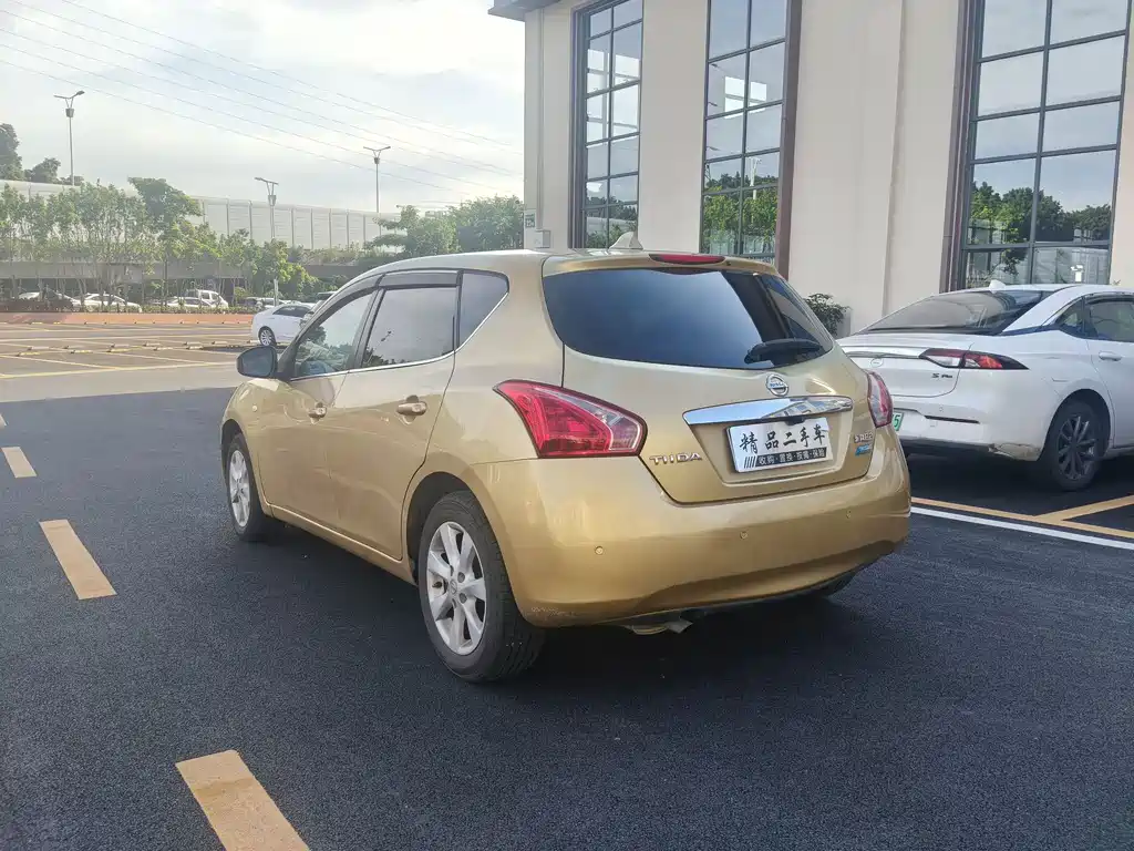 Nissan Tiida 2013