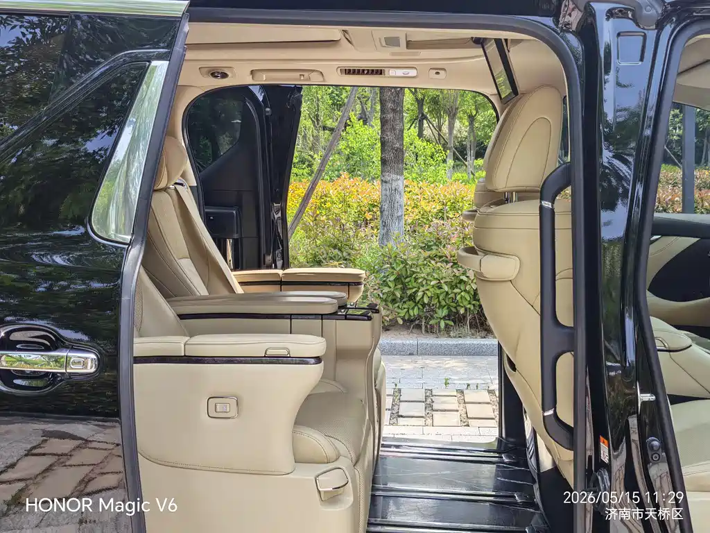 Toyota Vellfire 2023 — фото 12
