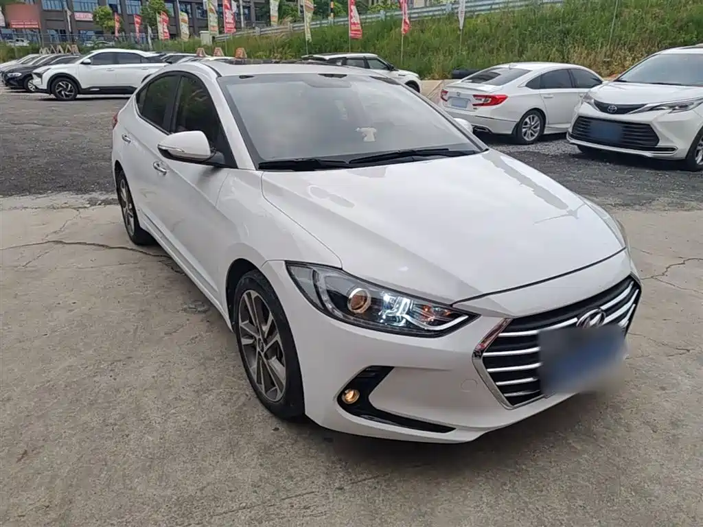 Hyundai Elantra 2017 — фото 4