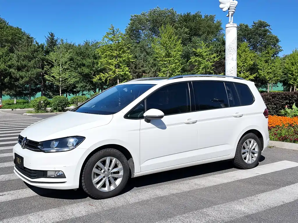 Volkswagen Touran 2019 — фото 3