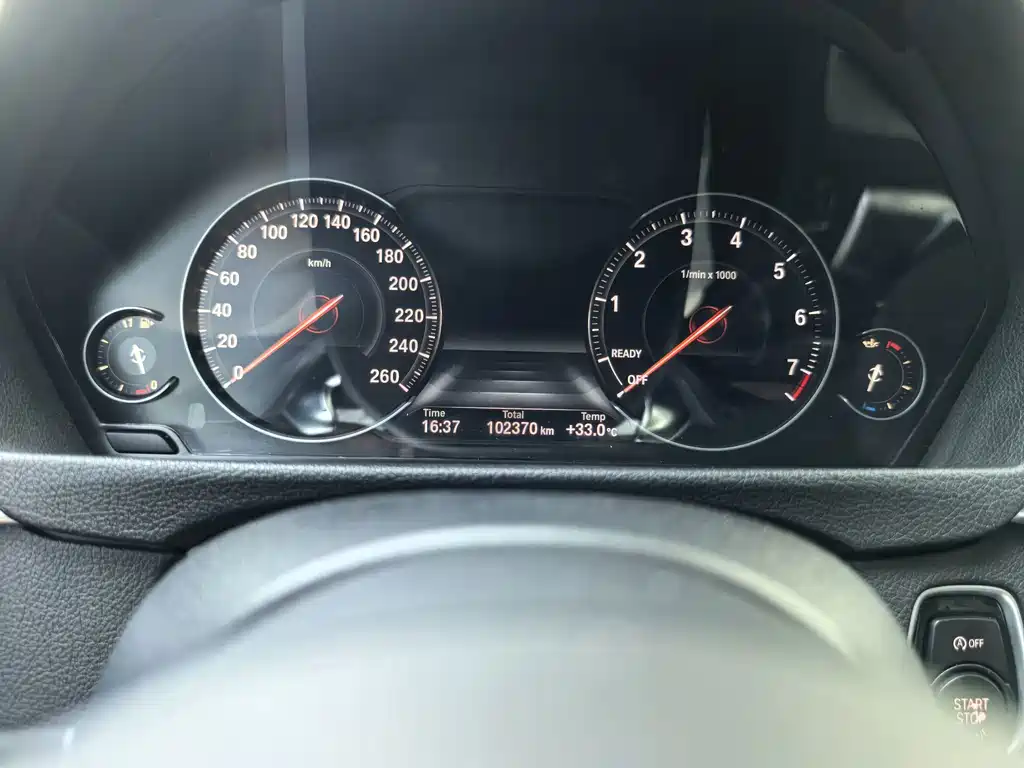 BMW 3 Series 2018 — фото 14