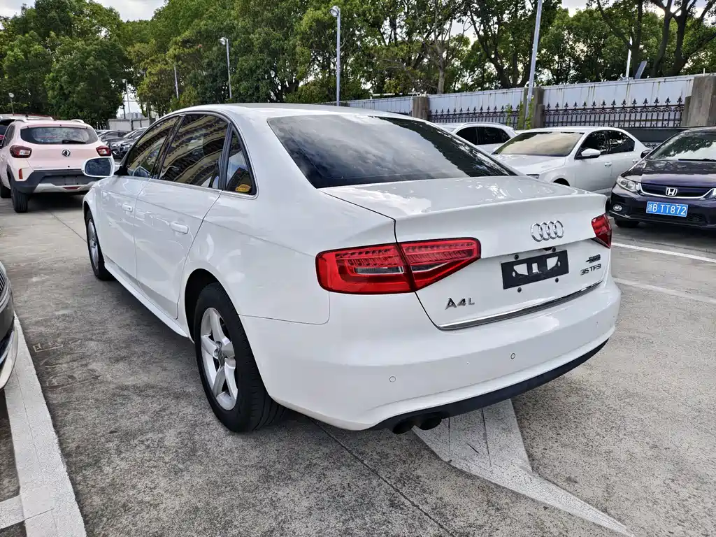 Audi A4L 2014