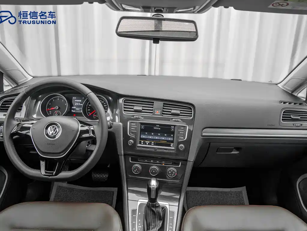 Volkswagen Golf 2017 — фото 12