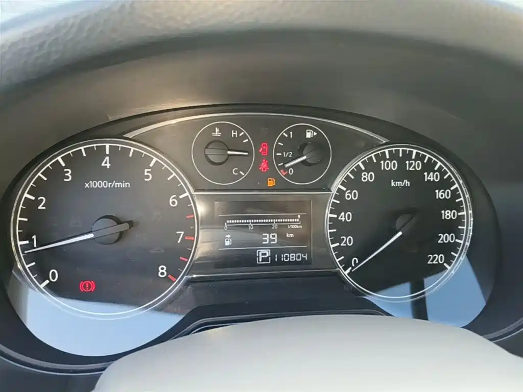 Nissan Tiida 2015 — фото 12