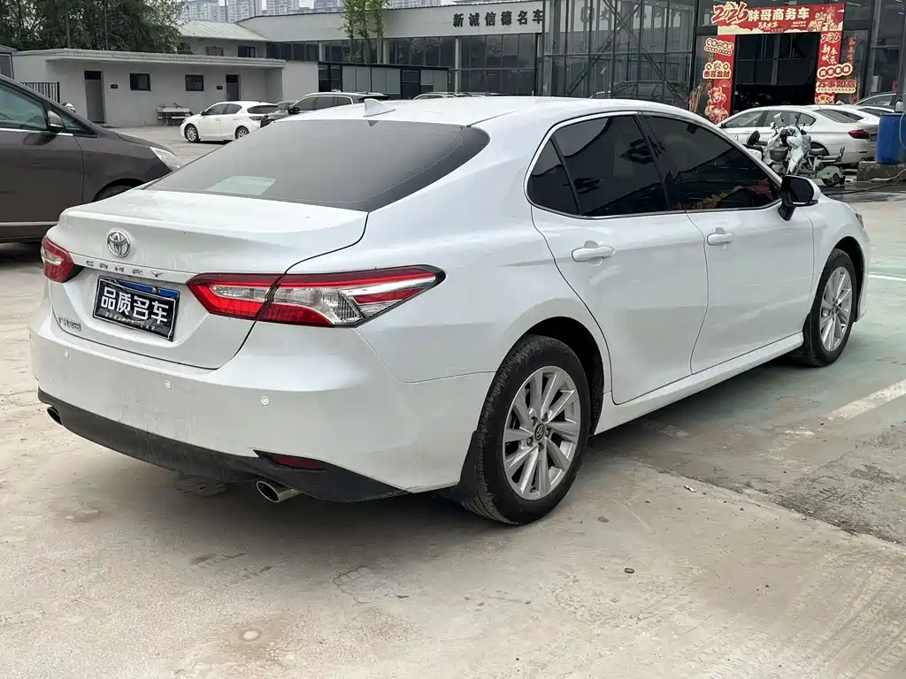 Toyota Camry 2023 — фото 9