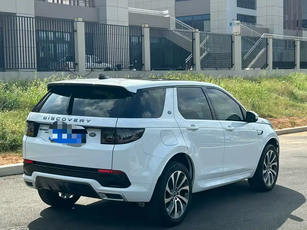 Land Rover Discovery Sport 2022 — фото 9