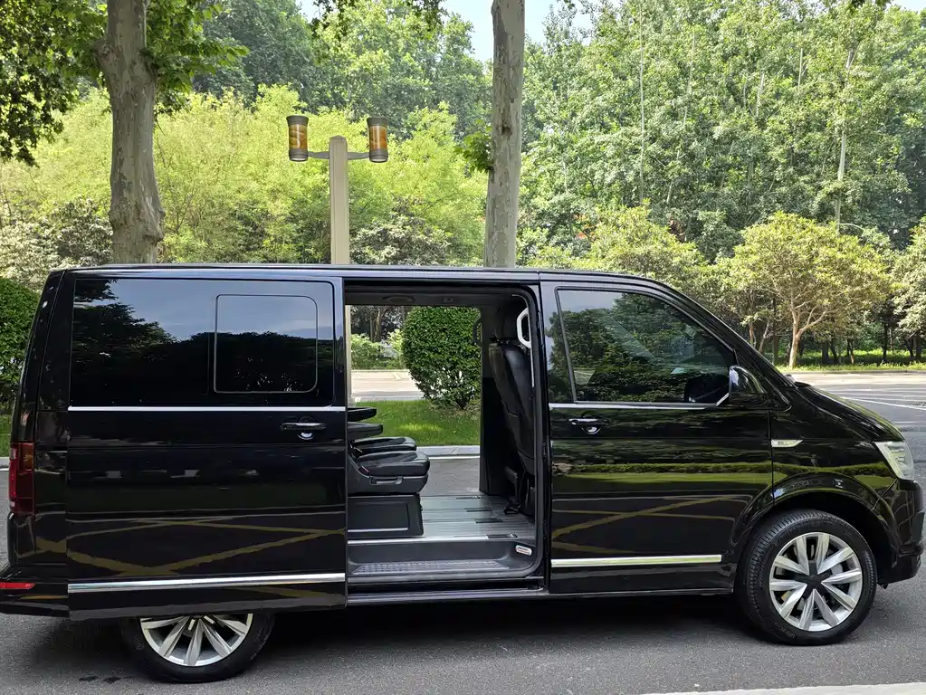 Volkswagen Multivan 2019 — фото 33