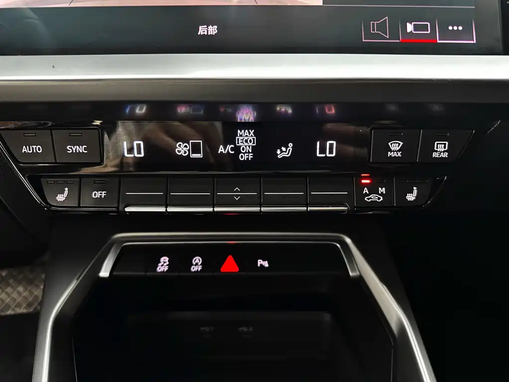 Audi A3 2023 — фото 23