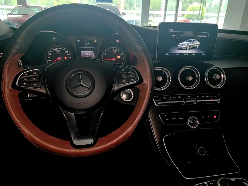 Mercedes-Benz C-Class 2018 — фото 10