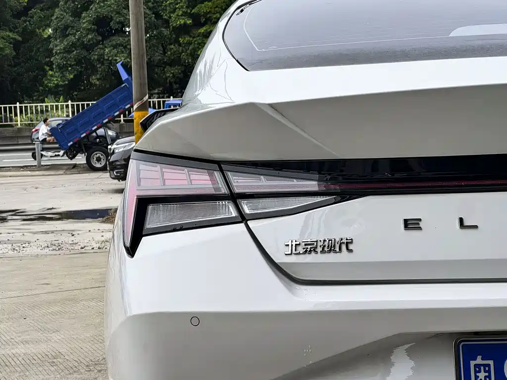 Hyundai Elantra 2022