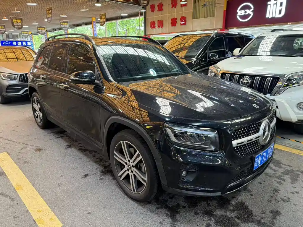 Mercedes-Benz GLB 2024