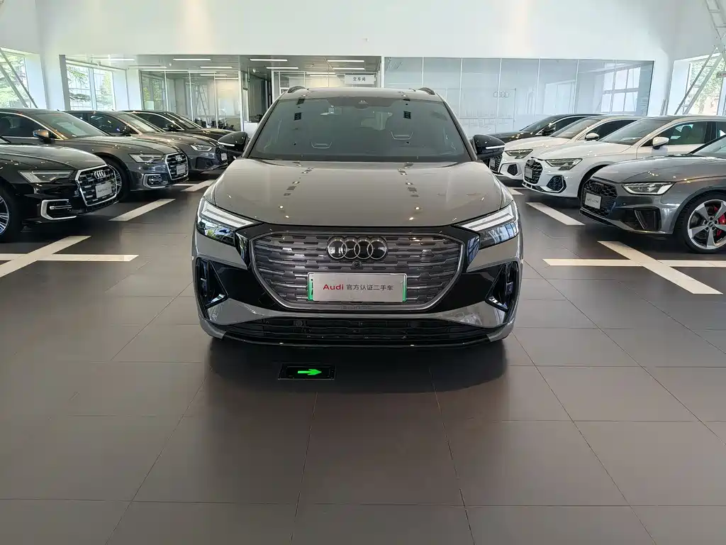 Audi Q4 e-tron 2024