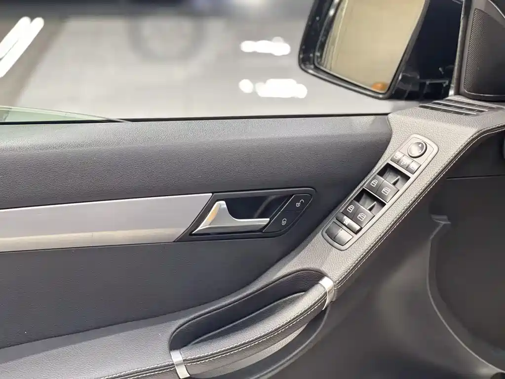 Mercedes-Benz R-Class 2014 — фото 19