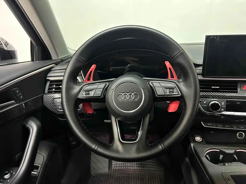 Audi A4L 2021 — фото 17