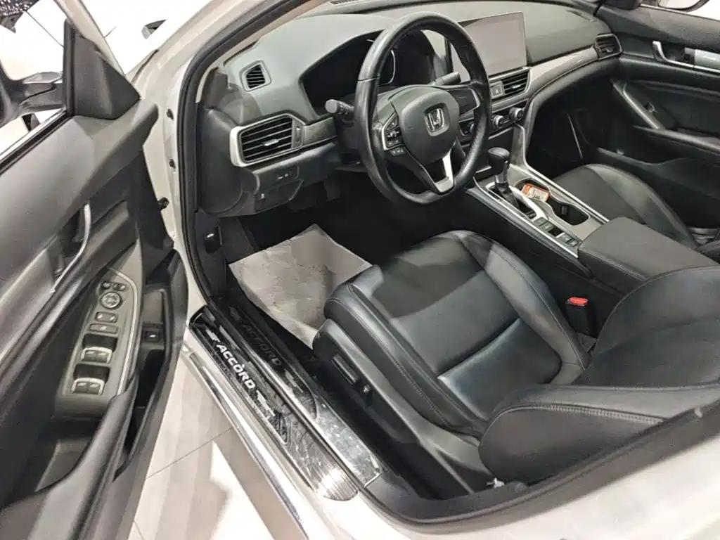 Honda Accord 2022 — фото 16