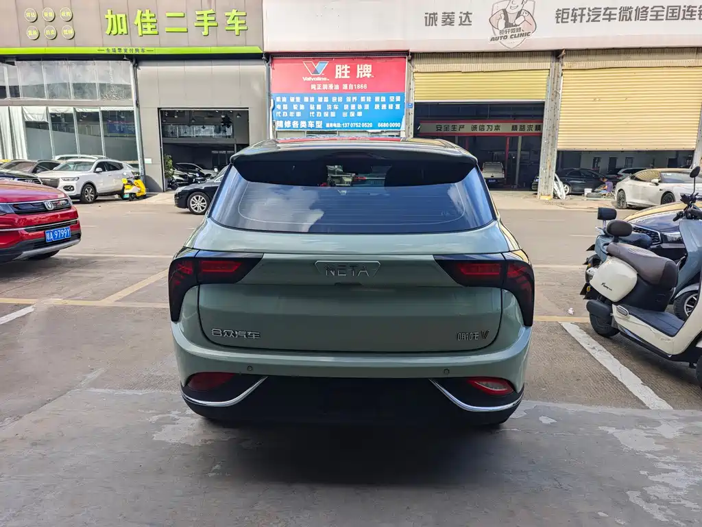 Neta V 2023