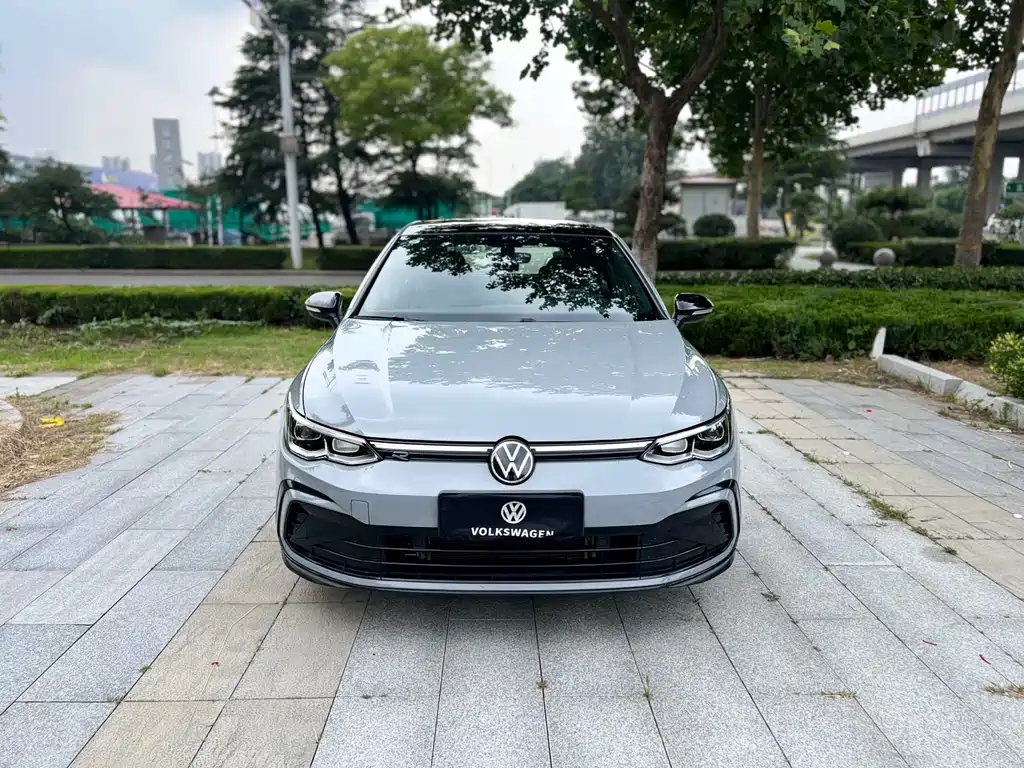 Volkswagen Golf 2023
