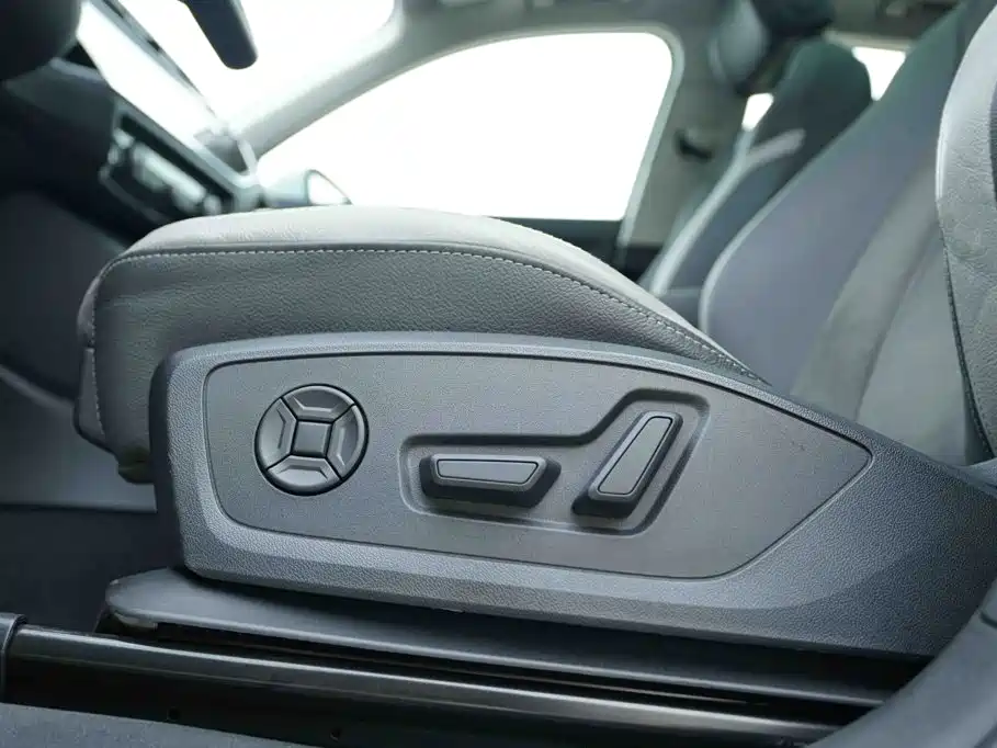 Audi Q3 2023 — фото 13