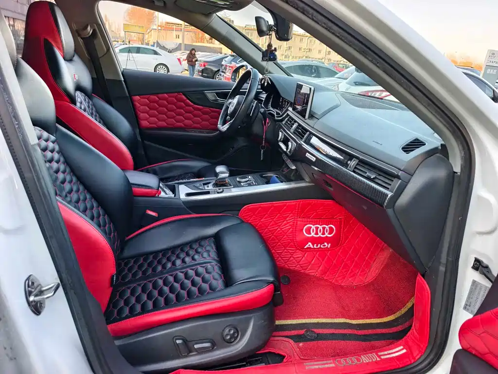 Audi A4L 2018 — фото 17