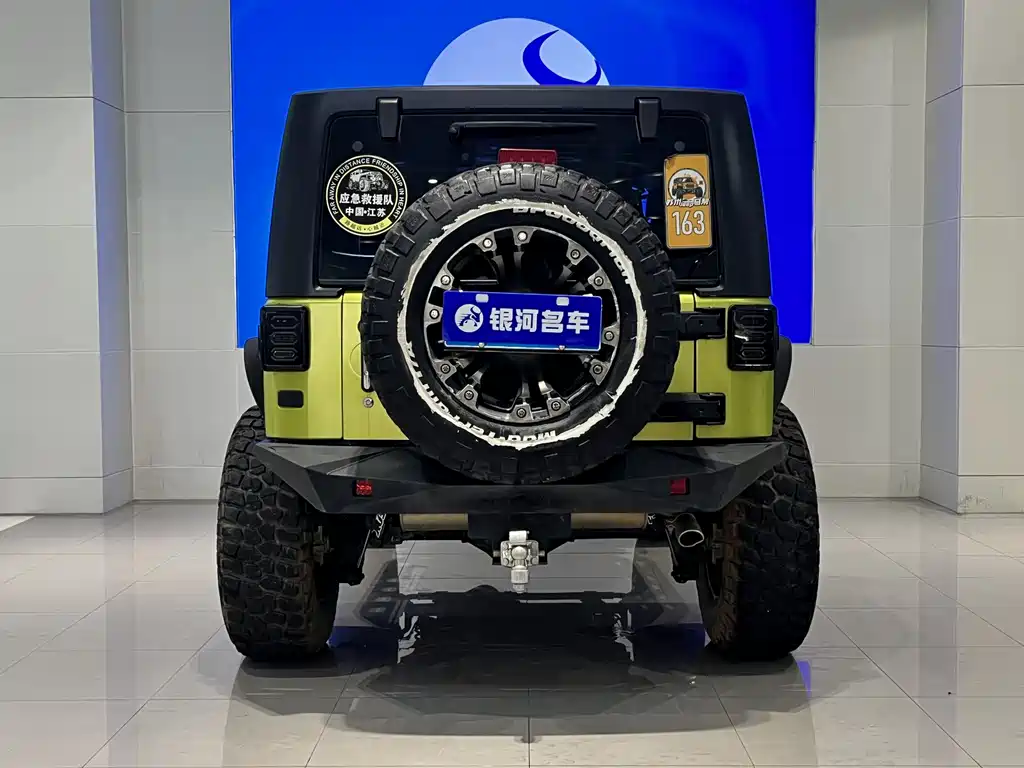 Jeep Wrangler 2016 — фото 11