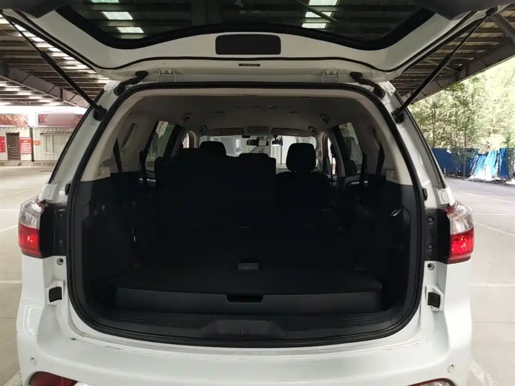 Isuzu MU-X 2017 — фото 19