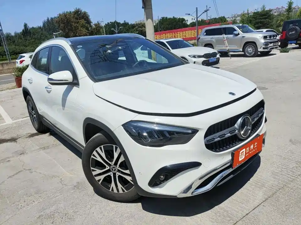 Mercedes-Benz GLA 2024