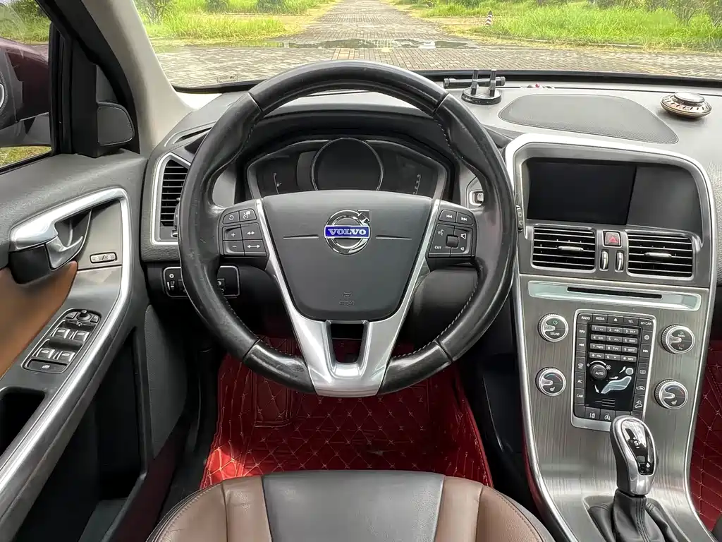 Volvo XC60 2016 — фото 11