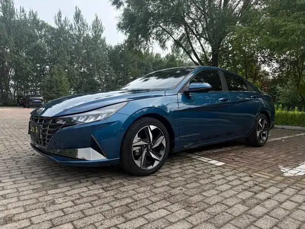 Hyundai Elantra 2022