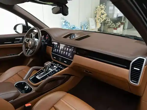 Porsche Cayenne 2022