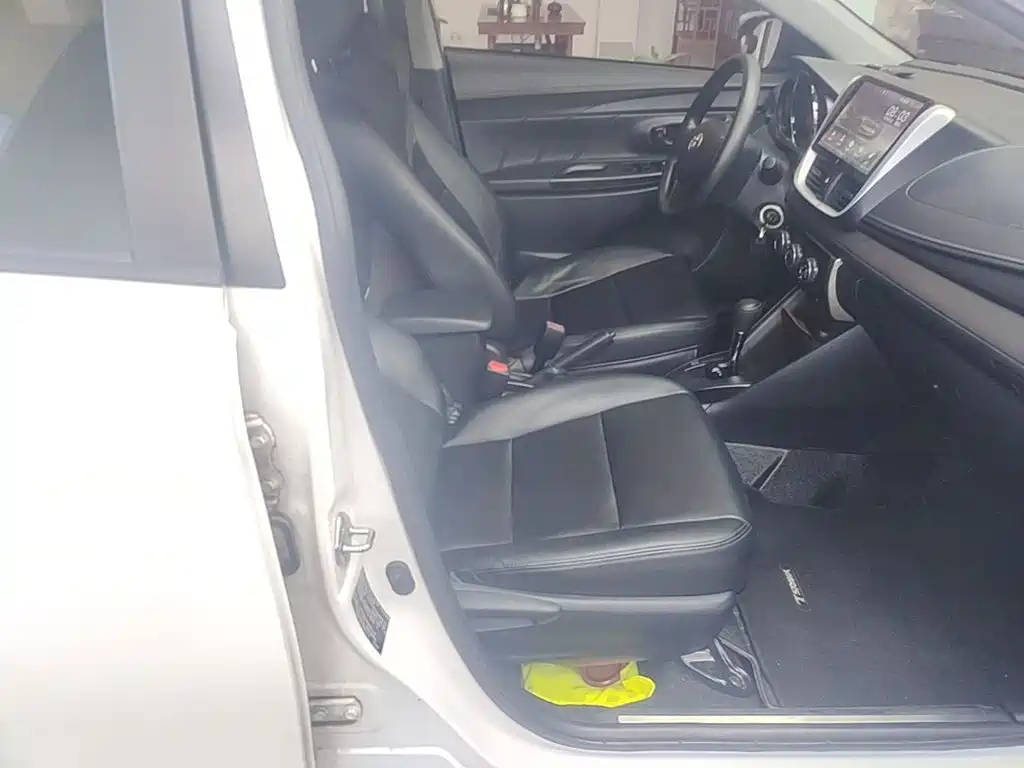 Toyota Yaris L 2019 — фото 25
