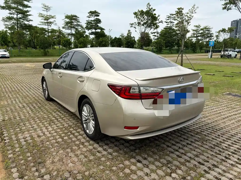 Lexus ES 2016 — фото 7