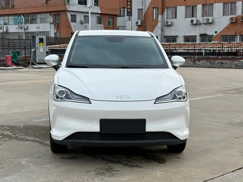 Neta V 2022