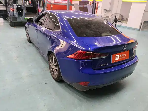 Lexus IS 2018