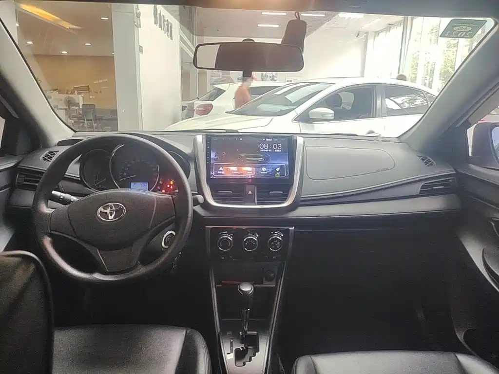 Toyota Yaris L 2019 — фото 10
