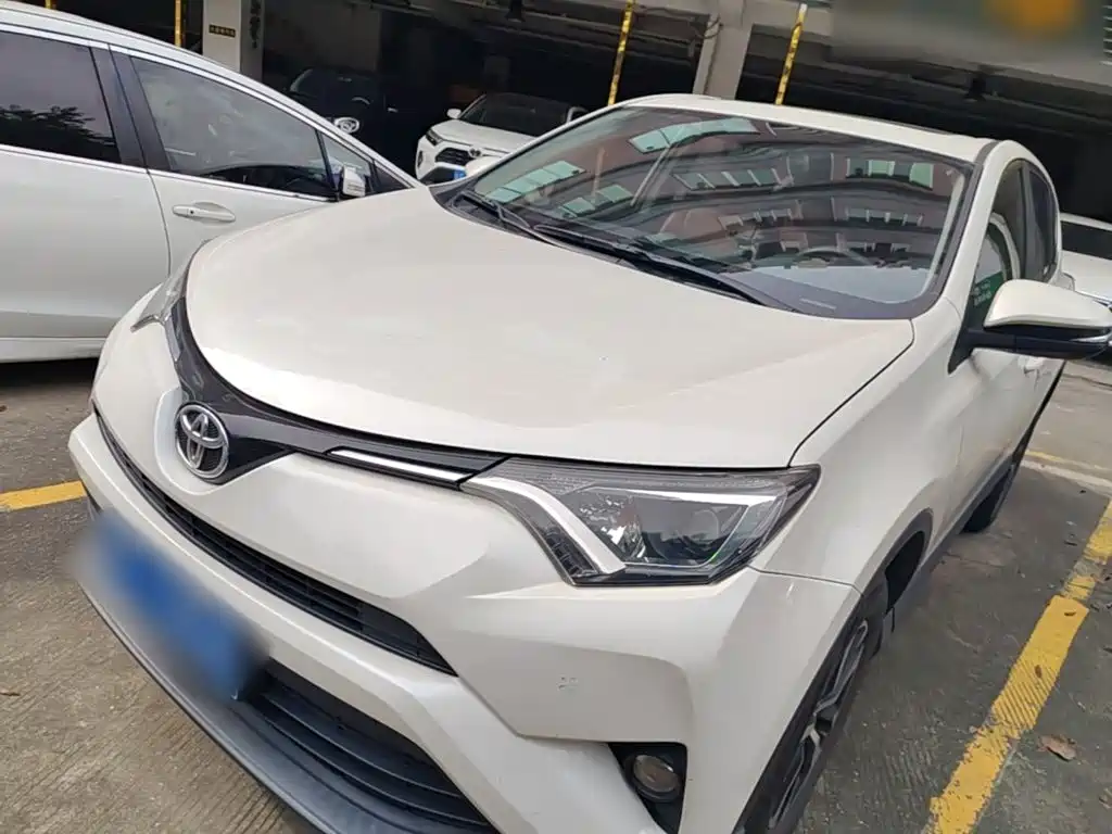 Toyota RAV4 2019 — фото 1