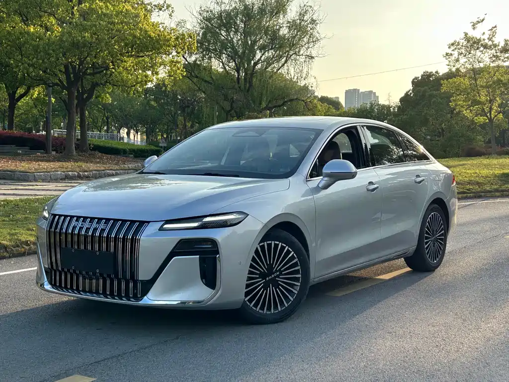Roewe M7 DMH — фото 1