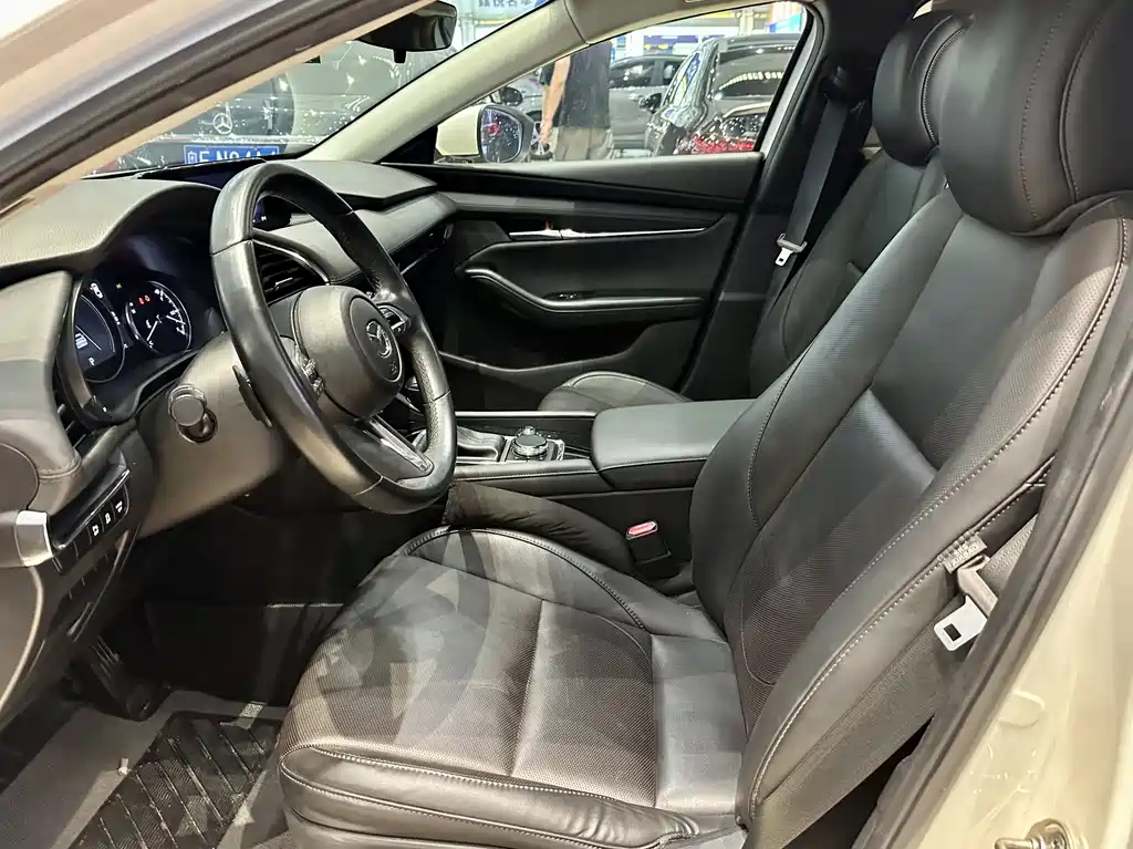 Mazda 3 Axela 2022