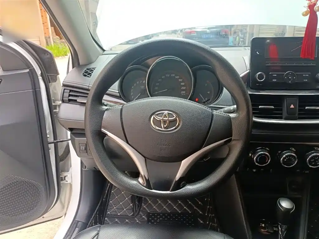 Toyota Yaris L 2021 — фото 11