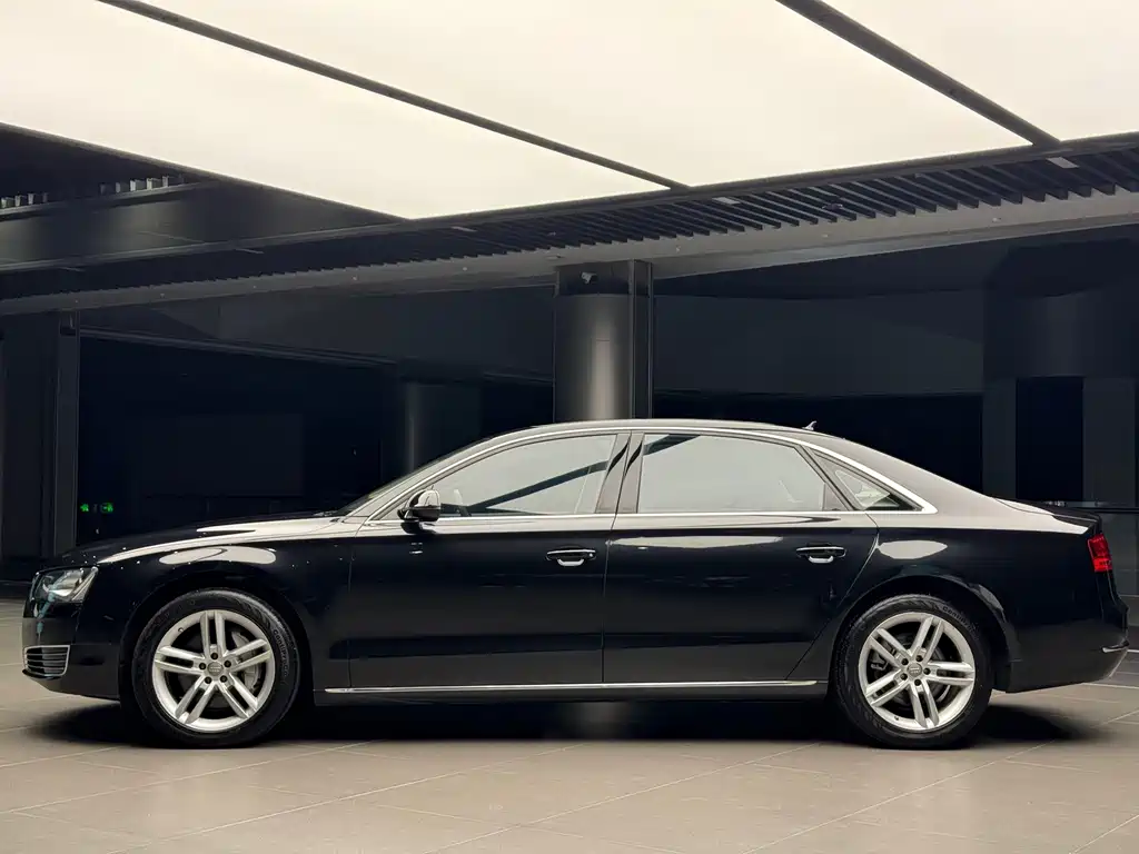 Audi A8 2015 — фото 4