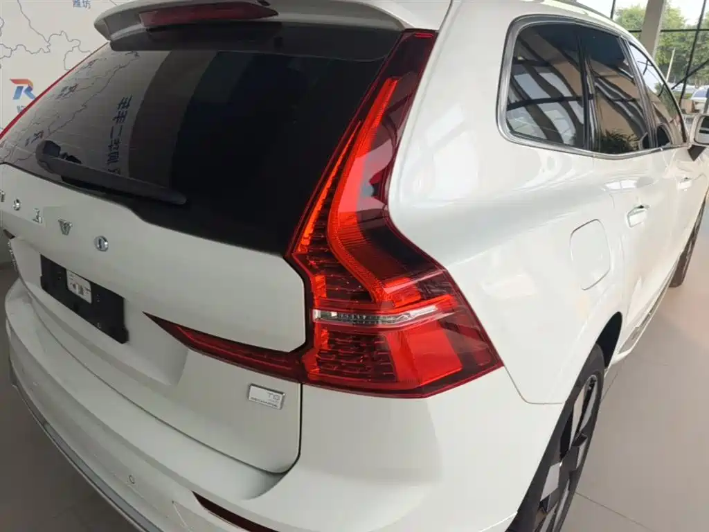 Volvo XC60 PHEV 2024 — фото 8