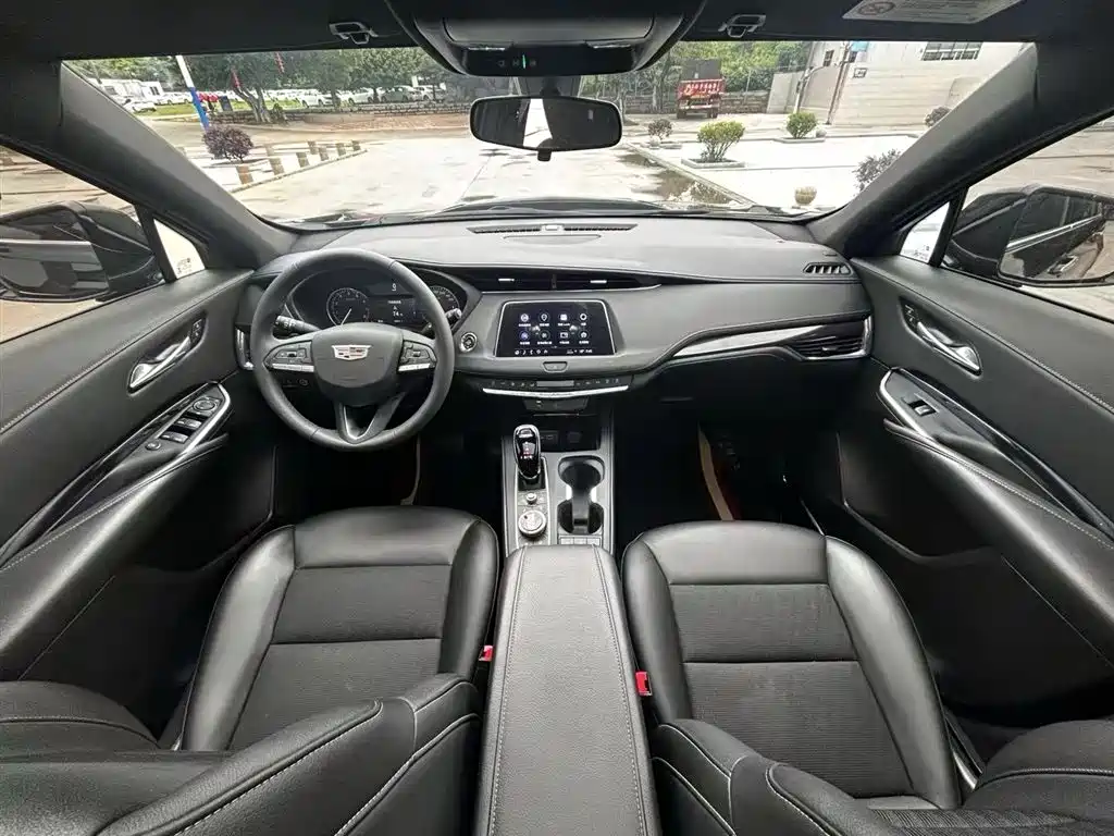 Cadillac XT4 2022 — фото 18