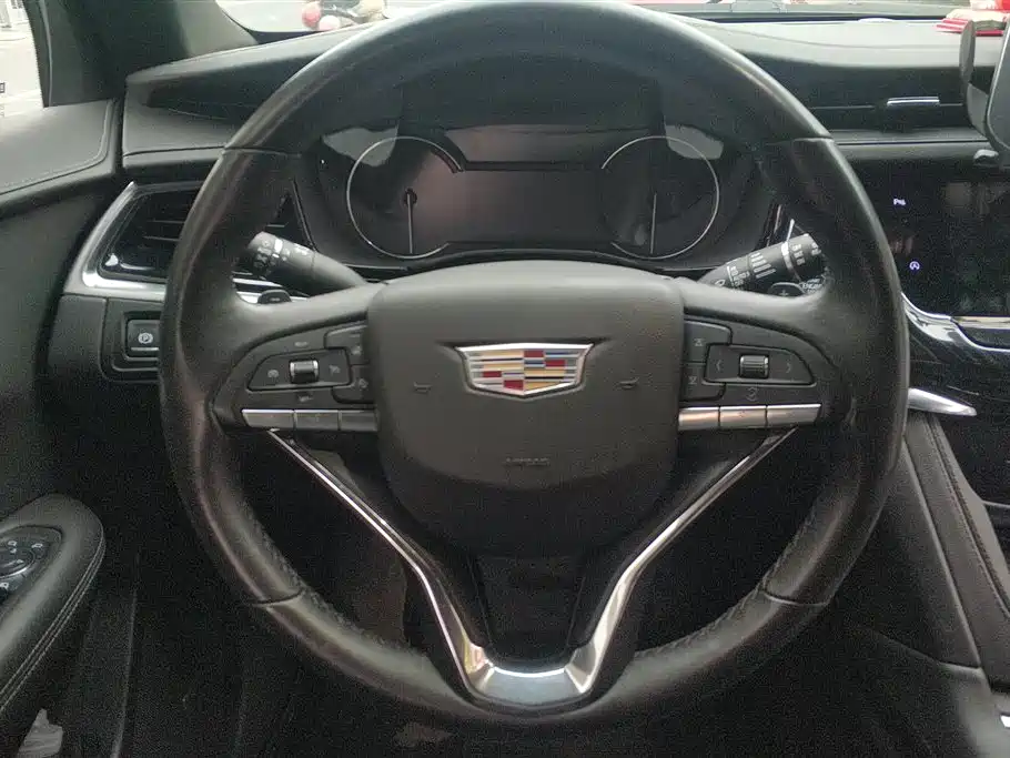 Cadillac XT6 2022 — фото 15