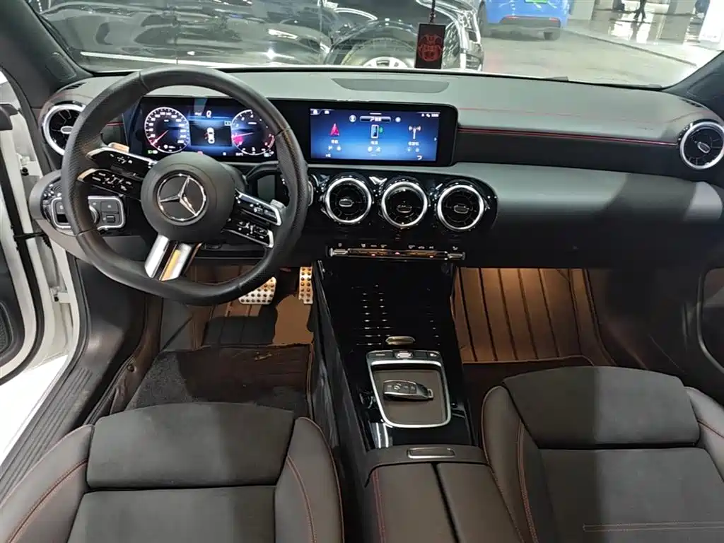 Mercedes-Benz CLA 2024 — фото 10