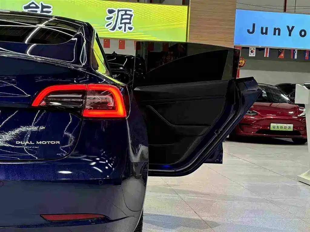 Tesla Model 3 2019 — фото 15
