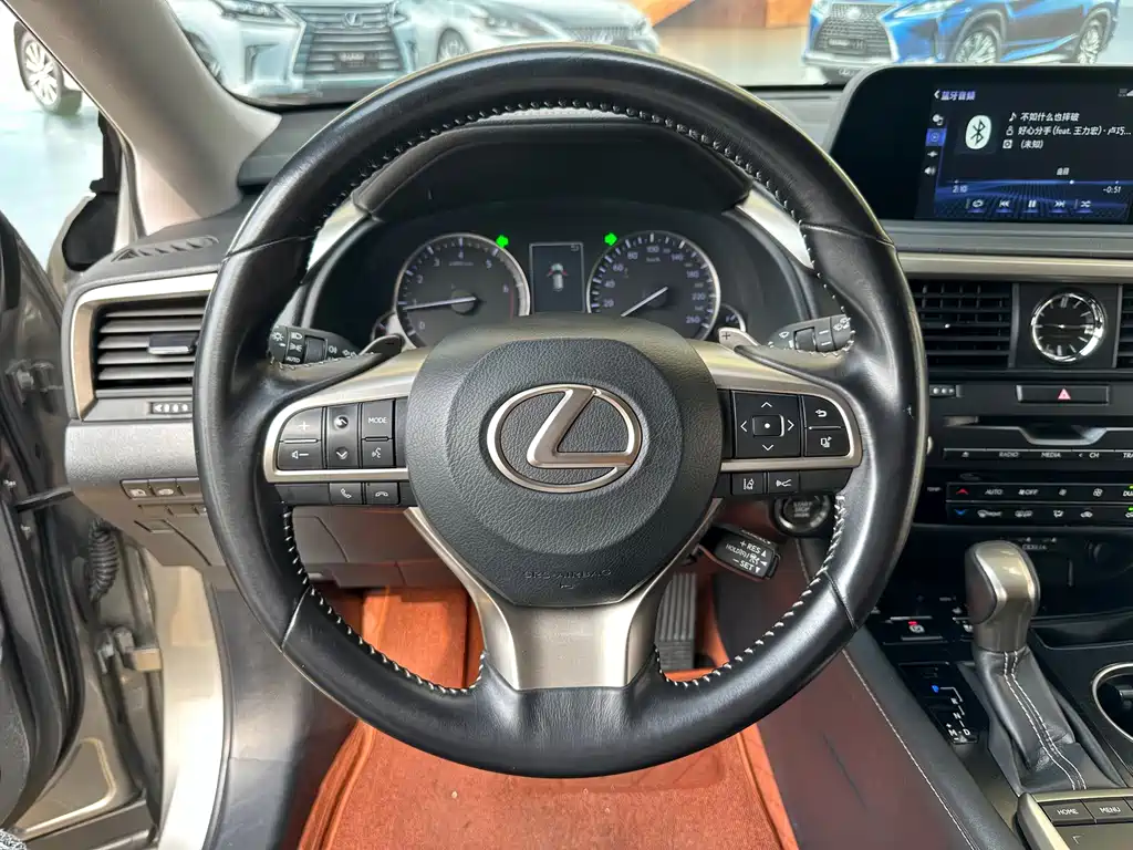 Lexus RX 2019 — фото 8
