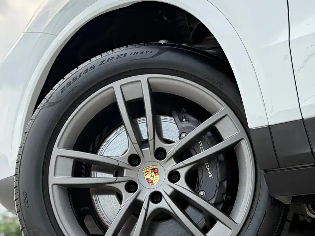 Porsche Cayenne 2023 — фото 14